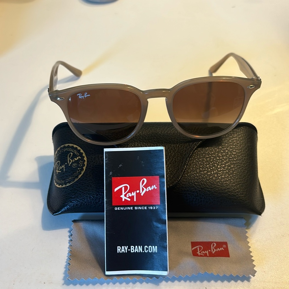 Ray-Ban Women’s Sunglasses
